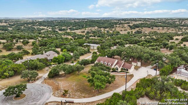 Listing photo id 47 for 1012 Rivers Peak