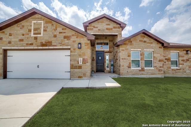 Details for 100 Short Meadow W, Lytle, TX 78052