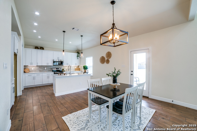 Image 12 of 26 For 100 Short Meadow W