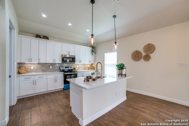 Image 13 of 26 For 100 Short Meadow W