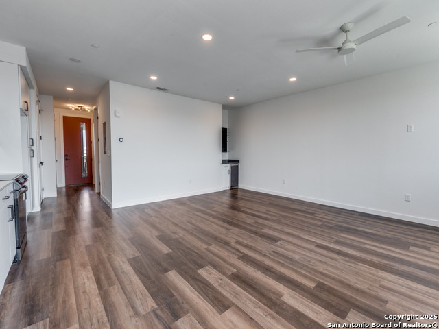 Image 2 of 33 For 2165 Gabriels Pl  1312