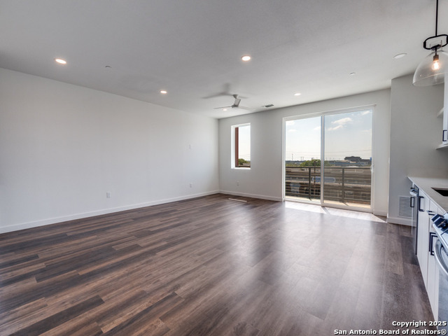 Image 3 of 33 For 2165 Gabriels Pl  1312