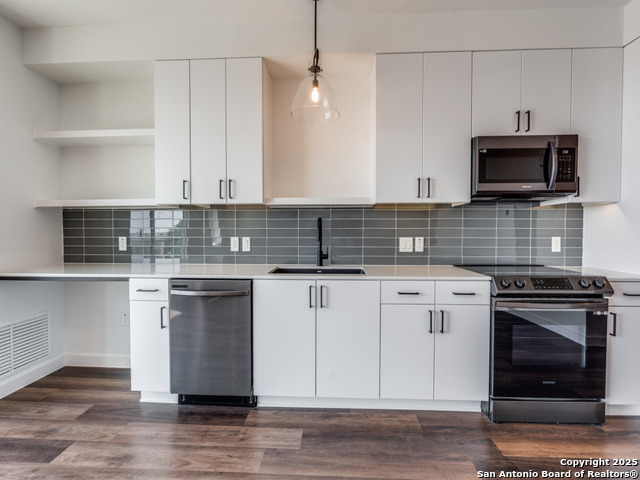 Image 6 of 33 For 2165 Gabriels Pl  1312