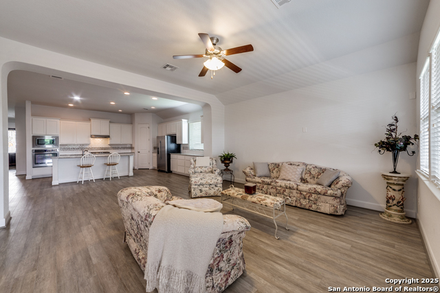 Image 10 of 27 For 836 Silver Fox