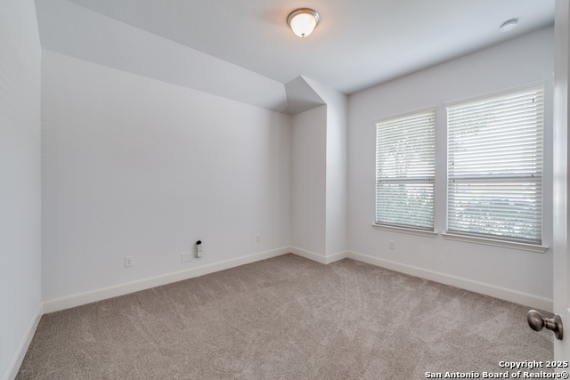 Image 19 of 27 For 836 Silver Fox