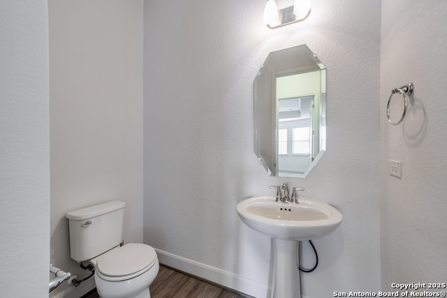 Image 23 of 27 For 836 Silver Fox