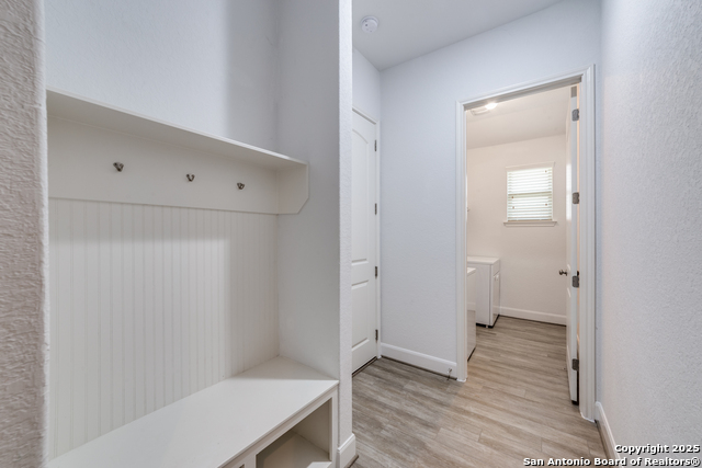 Image 24 of 27 For 836 Silver Fox