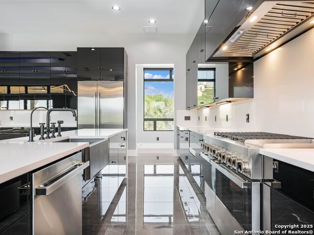 Listing photo id 14 for 25003 Miranda Ridge