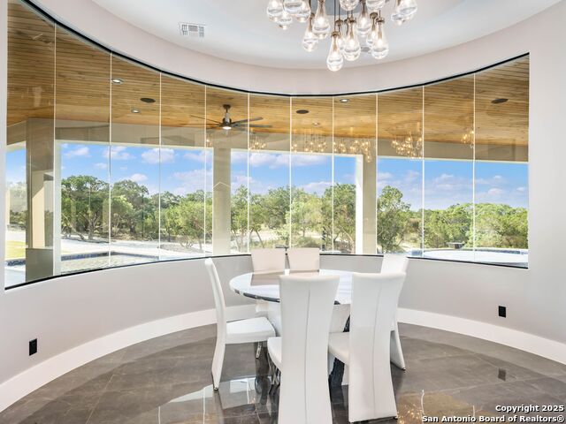 Listing photo id 15 for 25003 Miranda Ridge