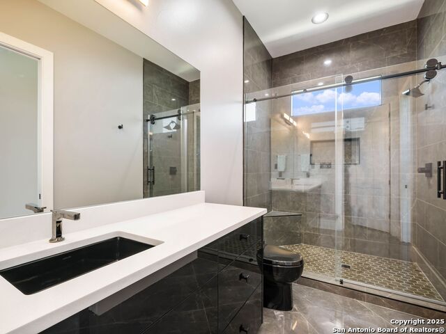 Listing photo id 25 for 25003 Miranda Ridge