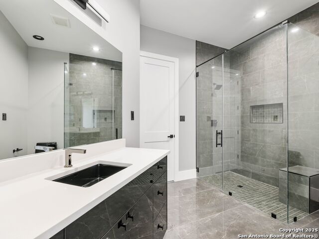 Listing photo id 29 for 25003 Miranda Ridge