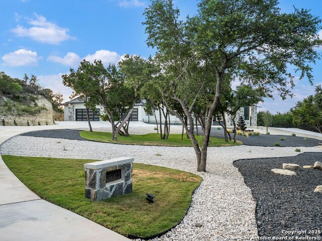 Listing photo id 2 for 25003 Miranda Ridge