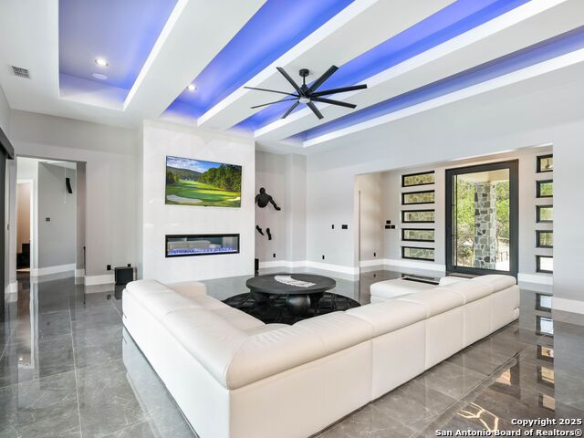 Listing photo id 6 for 25003 Miranda Ridge