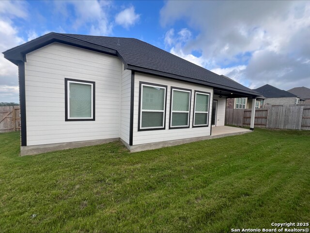 Listing photo id 17 for 290 Lawrence Drive