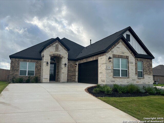 Listing photo id 0 for 290 Lawrence Drive