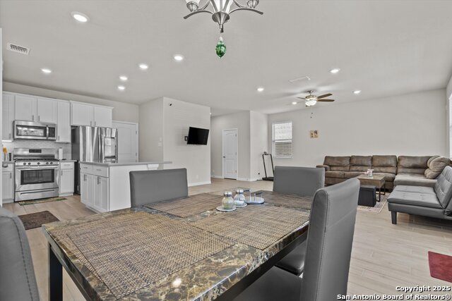 Image 5 of 21 For 2083 Cowan  