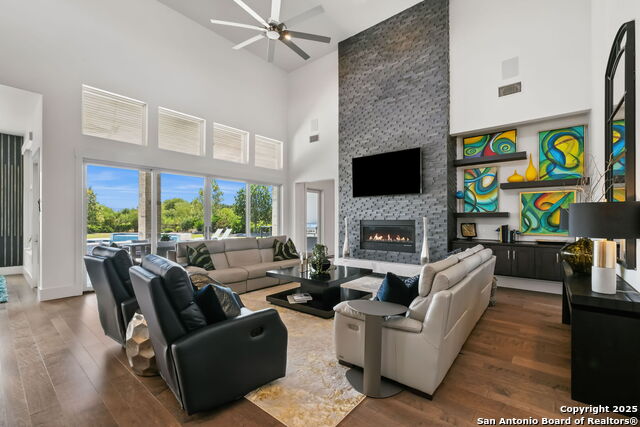Image 18 of 37 For 103 Wellesley Cove