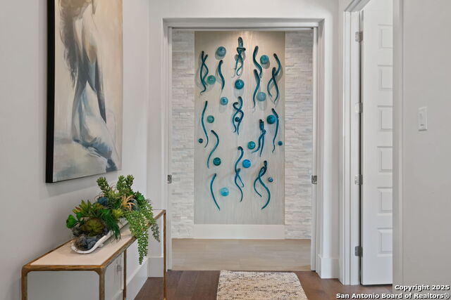 Image 9 of 37 For 103 Wellesley Cove