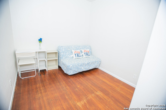 Listing photo id 7 for 2802 Morales St
