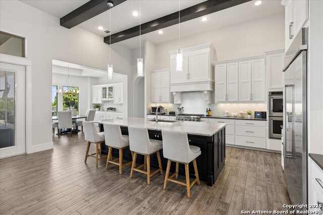 Listing photo id 10 for 643 Menger Springs