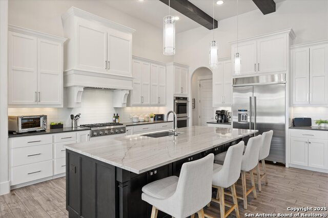 Listing photo id 11 for 643 Menger Springs
