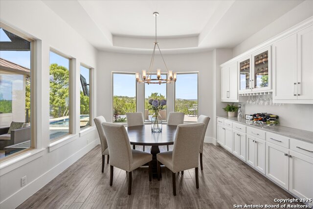 Listing photo id 14 for 643 Menger Springs