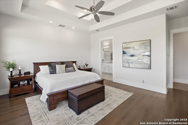 Listing photo id 17 for 643 Menger Springs