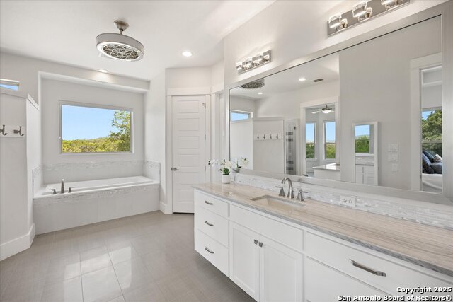Listing photo id 18 for 643 Menger Springs