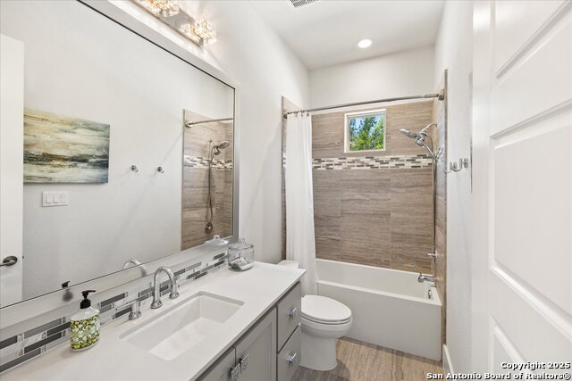 Listing photo id 21 for 643 Menger Springs