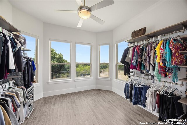 Listing photo id 22 for 643 Menger Springs