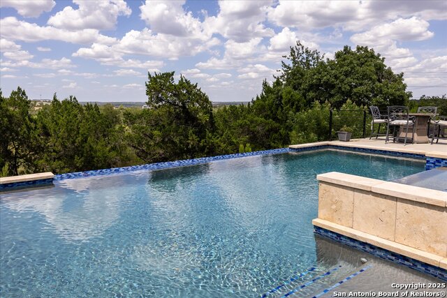 Listing photo id 35 for 643 Menger Springs