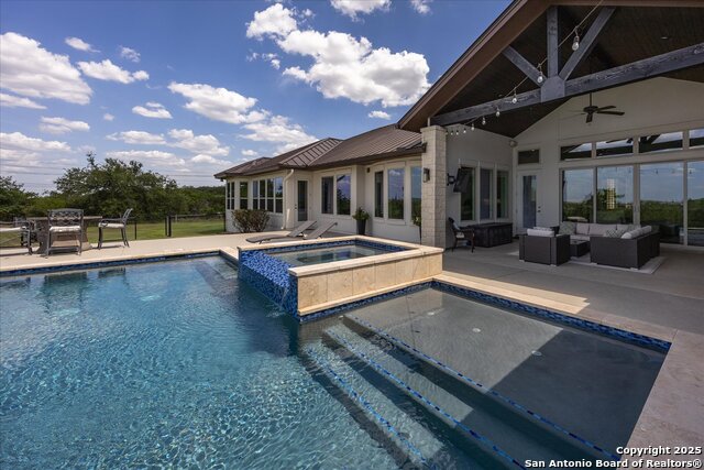 Listing photo id 36 for 643 Menger Springs