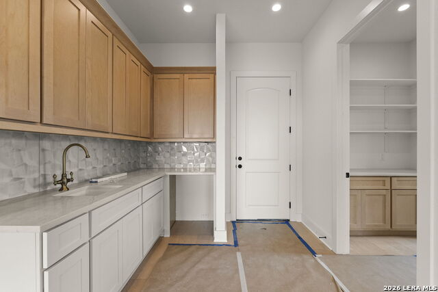 Image 10 of 61 For 258 Hannah  