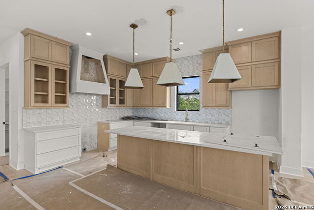 Image 11 of 61 For 258 Hannah  