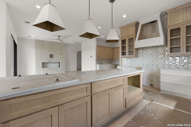 Image 12 of 61 For 258 Hannah  