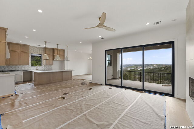 Image 14 of 61 For 258 Hannah  