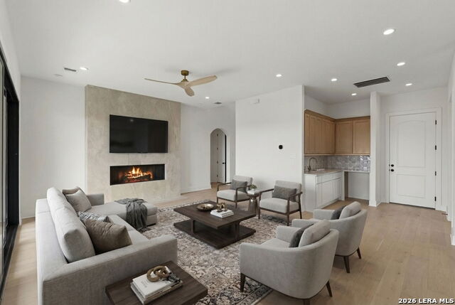 Image 7 of 61 For 258 Hannah  