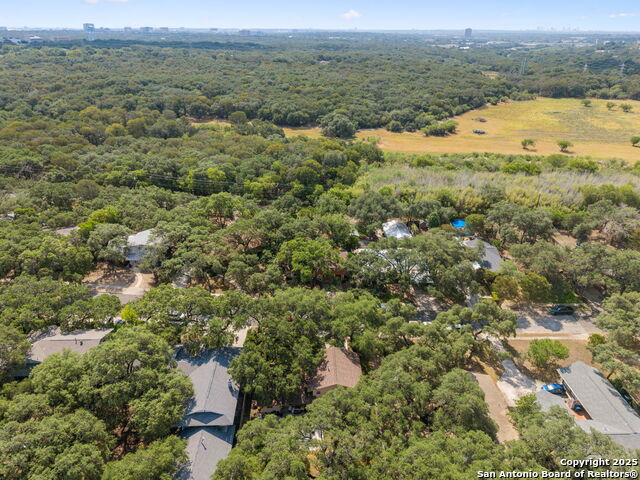 Listing photo id 43 for 10406 Burr Oak