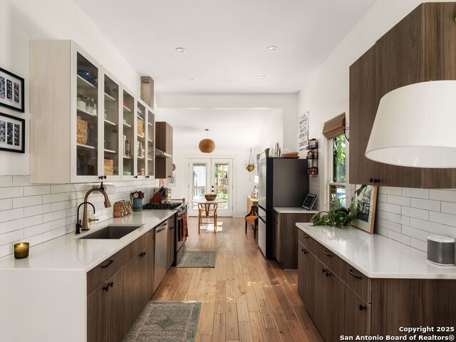 Image 7 of 37 For 233 Delaware Street