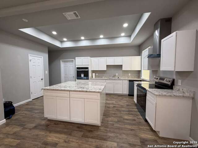 Image 15 of 50 For 334 Whittier E