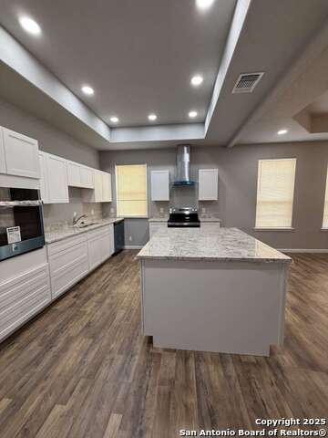 Image 16 of 50 For 334 Whittier E