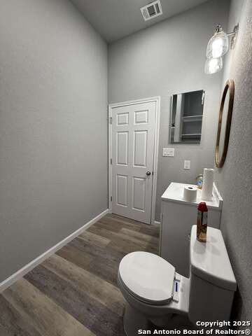 Image 30 of 50 For 334 Whittier E