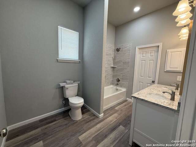 Image 40 of 50 For 334 Whittier E