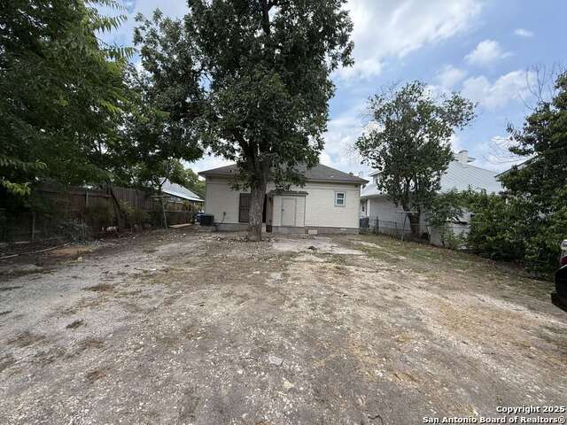 Image 48 of 50 For 334 Whittier E