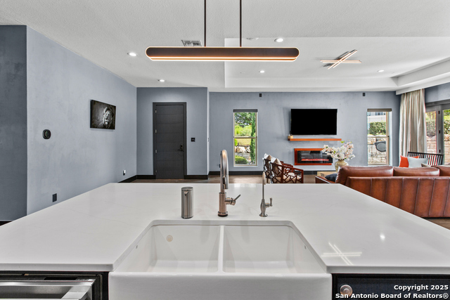 Listing photo id 12 for 6 Dominion Meadows
