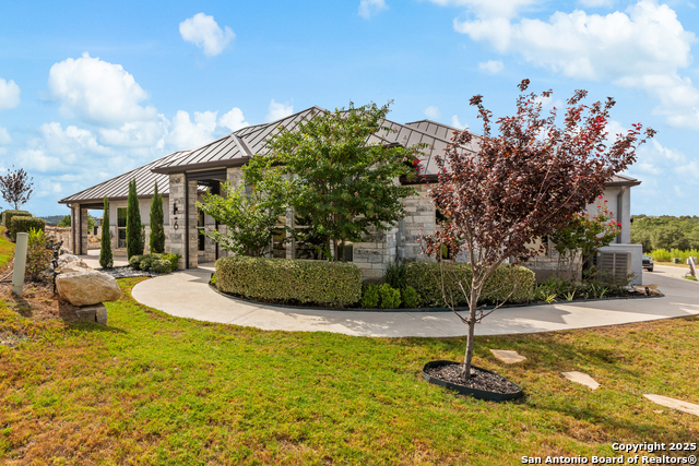 Listing photo id 0 for 6 Dominion Meadows