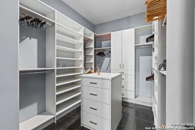 Listing photo id 20 for 6 Dominion Meadows