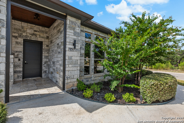 Listing photo id 3 for 6 Dominion Meadows