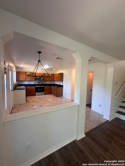 Image 7 of 25 For 1667 Spice