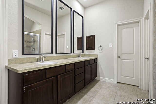 Image 15 of 29 For 12606 Flower Bend